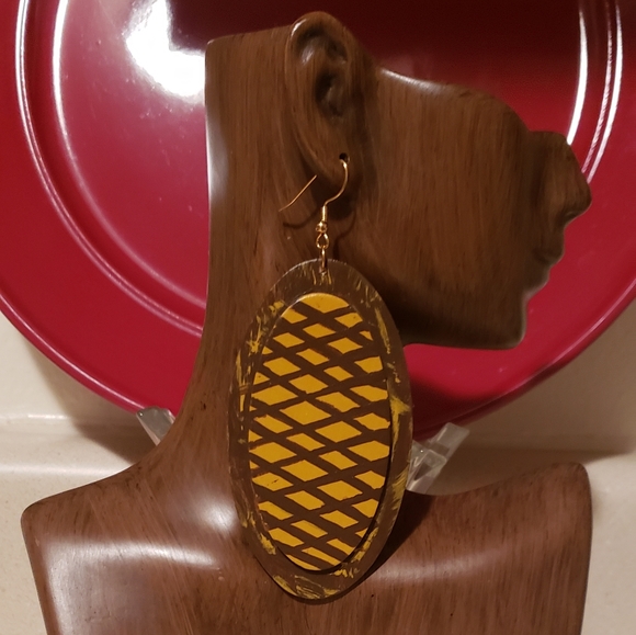 Reese Peanut Butter Earrings - Picture 2 of 2